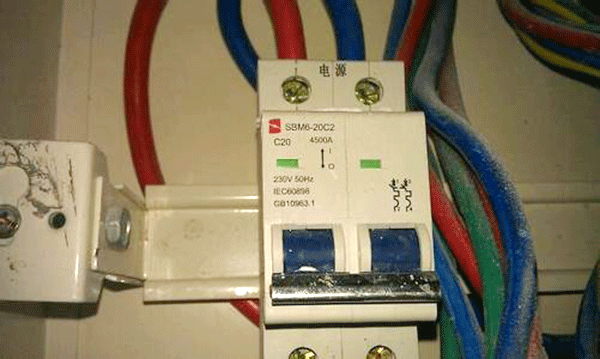 漏電保護裝置是造成西安西瑪電機頻繁燒毀的原因。