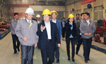 西安市委常委、常務(wù)副市長(cháng)岳華峰蒞臨西瑪電機調研指導?！靼膊﹨R儀器儀表有限公司